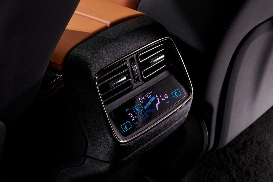 HAN Rear AC Controls in UAE