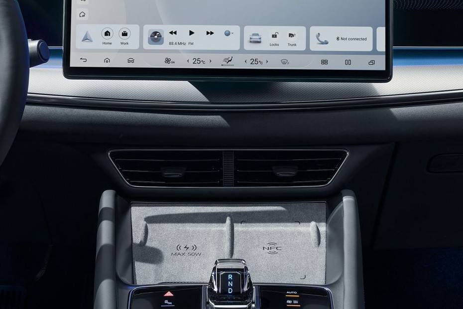 Front AC Controls of BYD Sealion 7 in UAE