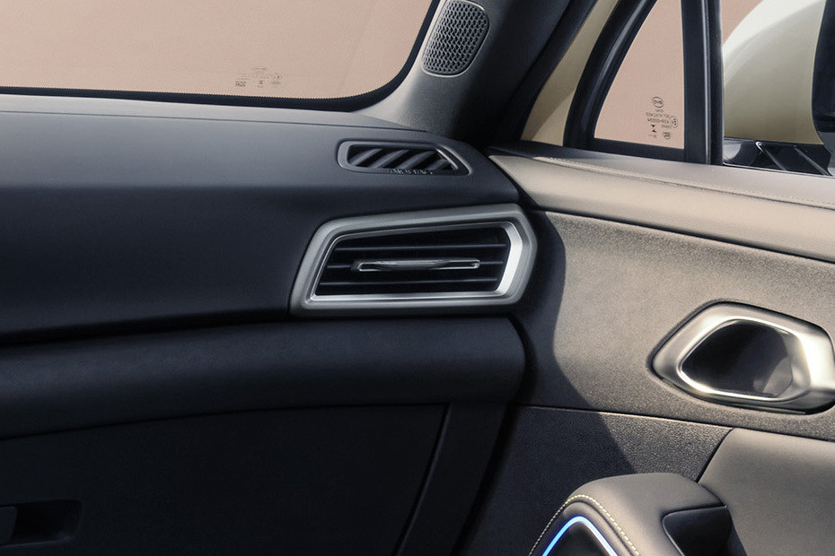 ATTO 2 Front Side Ac Vents in UAE