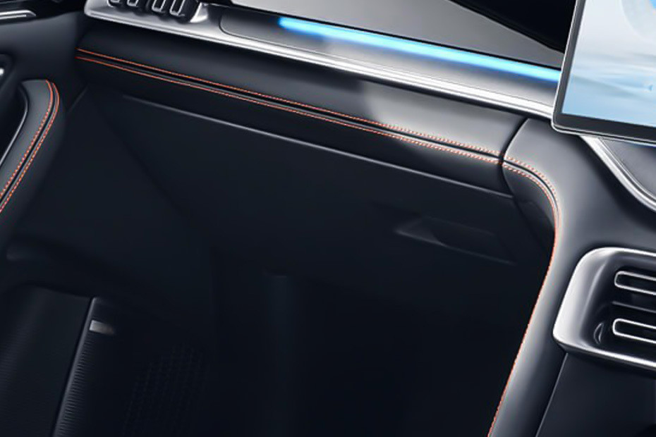 BYD Sealion 6 Glove Box in UAE