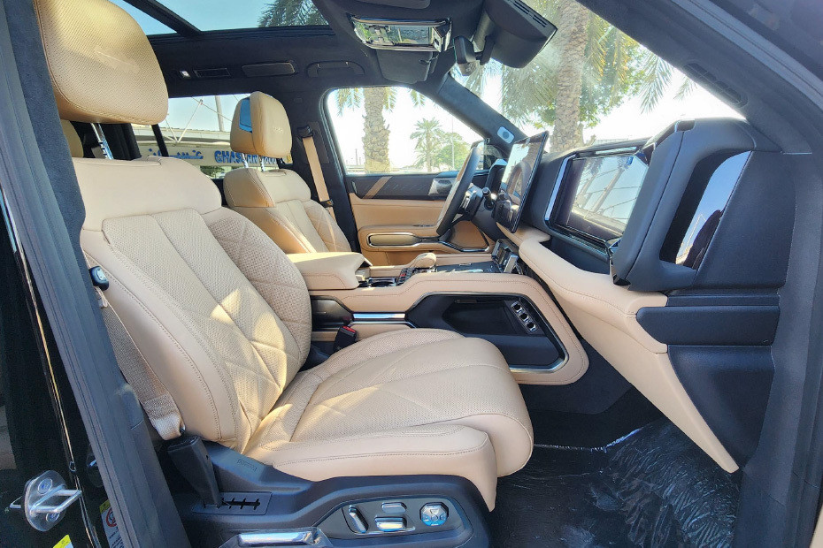 Leopard 8 Passenger Seat Leopard 8 Passenger Seat