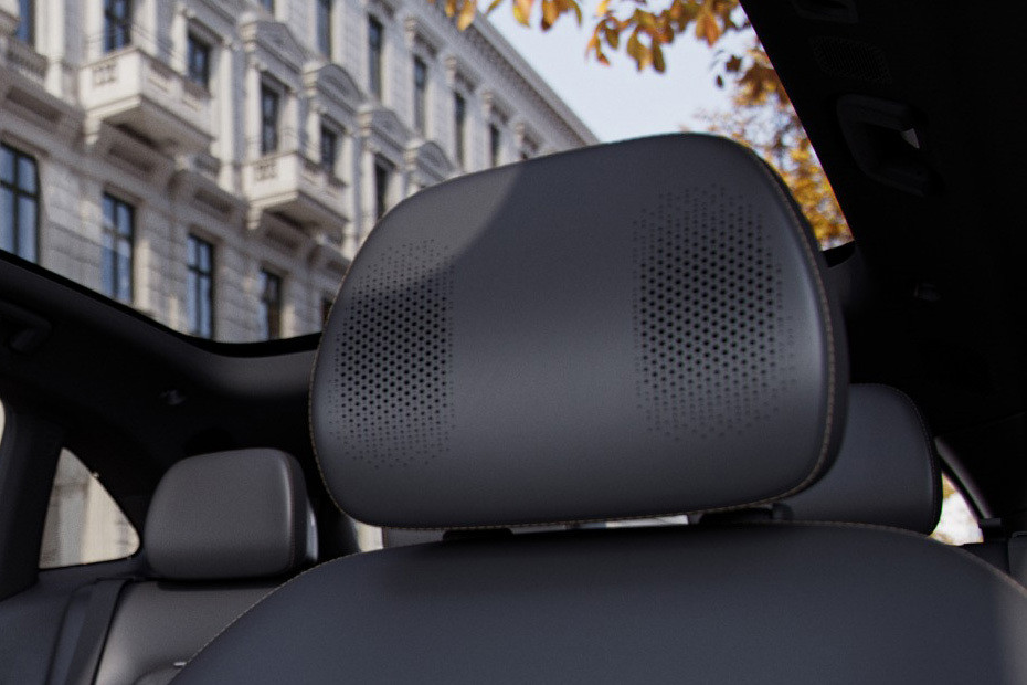 7X Front Seat Headrest