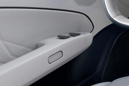 ZEEKR 007 Drivers Side In Side Door Controls