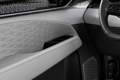 ZEEKR 009 Drivers Side In Side Door Controls