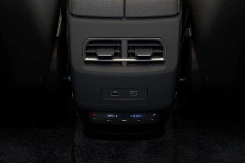 S07 Rear AC Controls in UAE