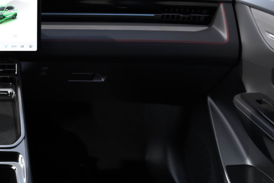 SOUEAST S06 Glove Box in UAE