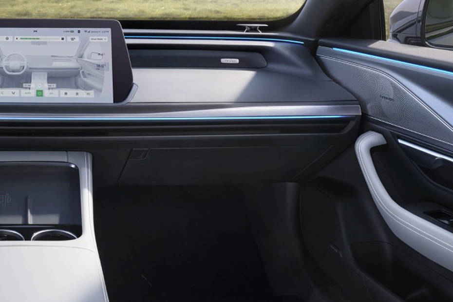 XPENG P7 Glove Box XPENG P7 Glove Box