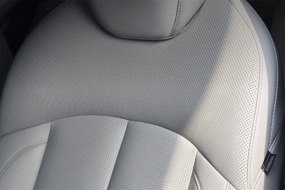 XPENG P7 Upholstery Details XPENG P7 Upholstery Details