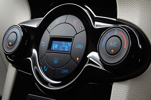 Front AC Controls of Ford Fiesta