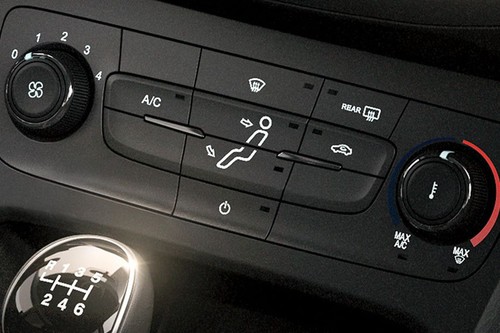 Front AC Controls of Ford Focus