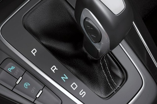 Ford Focus Gear Shifter