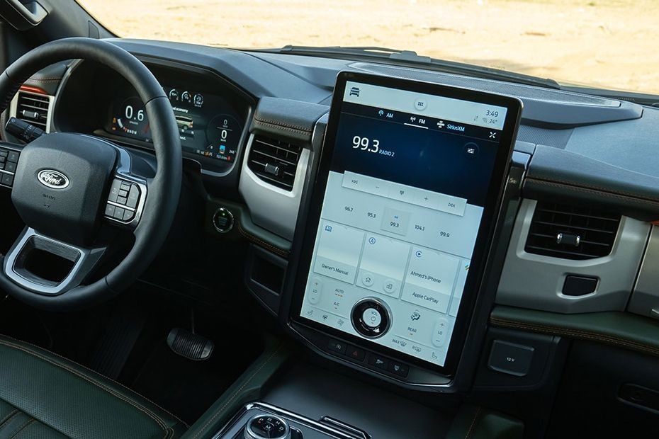 Expedition (2022-2024) Center Console in UAE