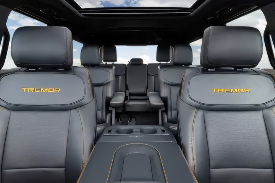 Ford Expedition Front And Rear Seats Together in UAE