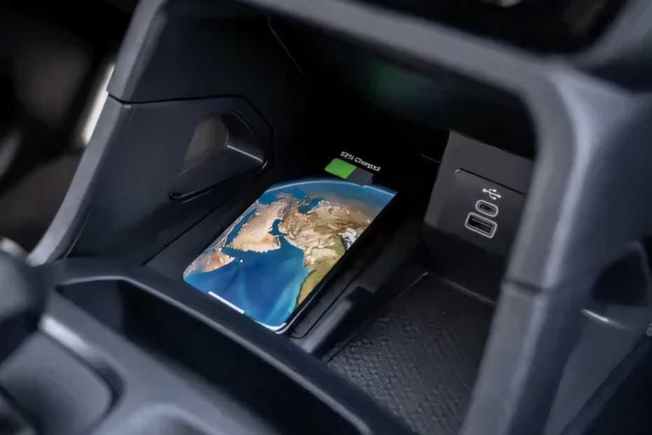 Power Accessories Outlet View of Ford Everest Power Accessories Outlet View of Ford Everest