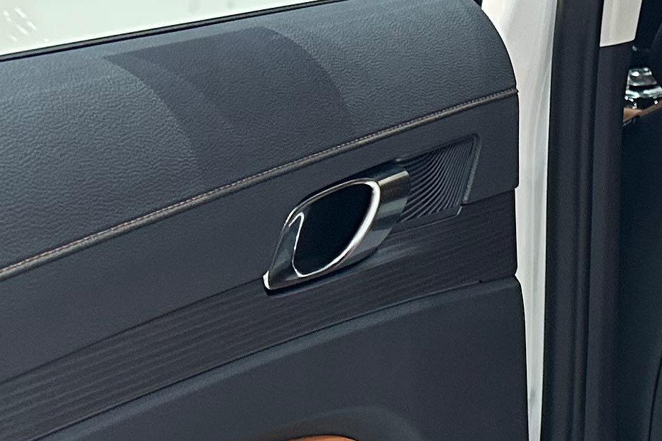door handle interior of Ford Territory 2026 door handle interior of Ford Territory 2026