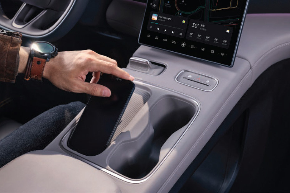 Power Accessories Outlet View of NIO EC6 in UAE