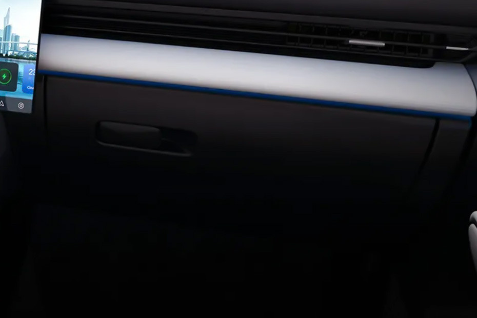 OMODA C7 Glove Box in UAE