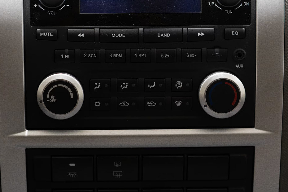 Front AC Controls of FOTON View