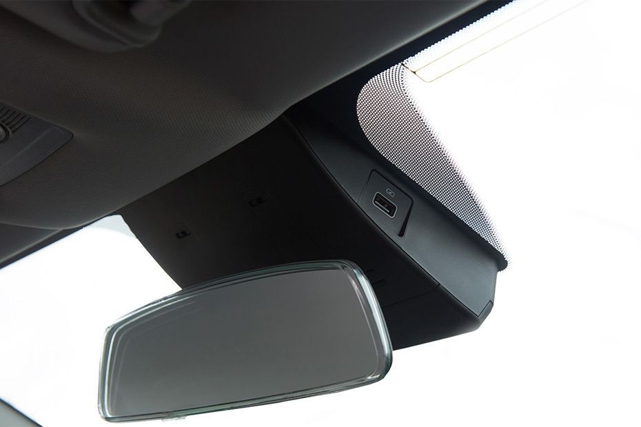 V Courtesy Lamps in UAE