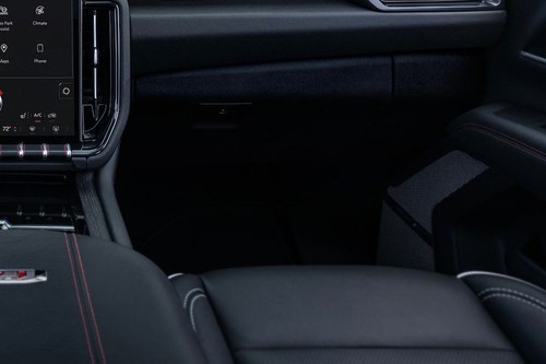 GMC Yukon XL Glove Box