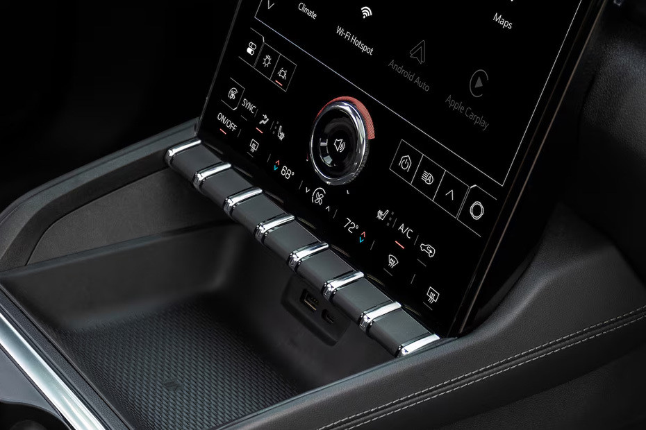 Front AC Controls of GMC Terrain in UAE