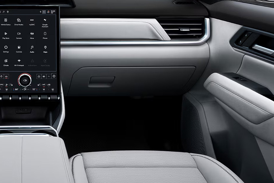 GMC Terrain Glove Box in UAE