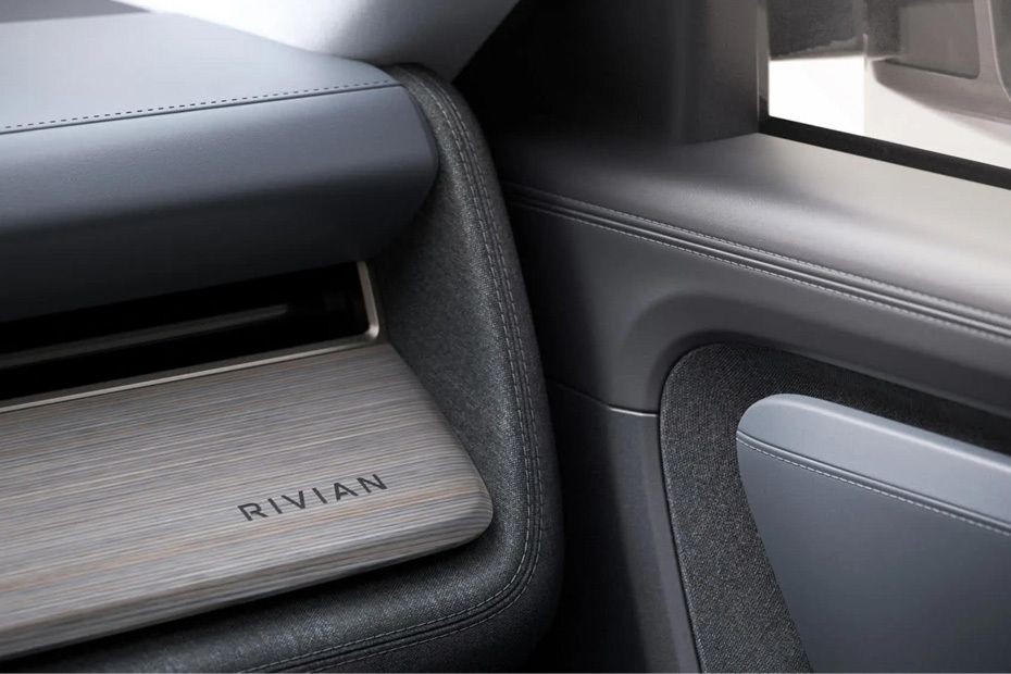 R2 Front Side Ac Vents in UAE