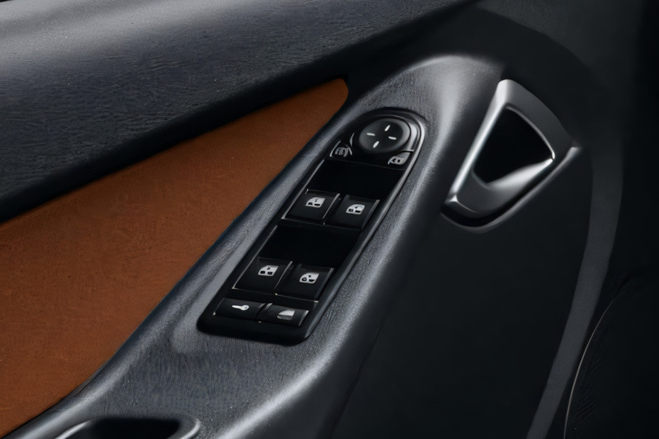 Lada Granta Liftback Drivers Side In Side Door Controls Lada Granta Liftback Drivers Side In Side Door Controls