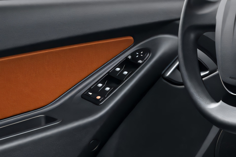 Lada Granta Cross Drivers Side In Side Door Controls Lada Granta Cross Drivers Side In Side Door Controls