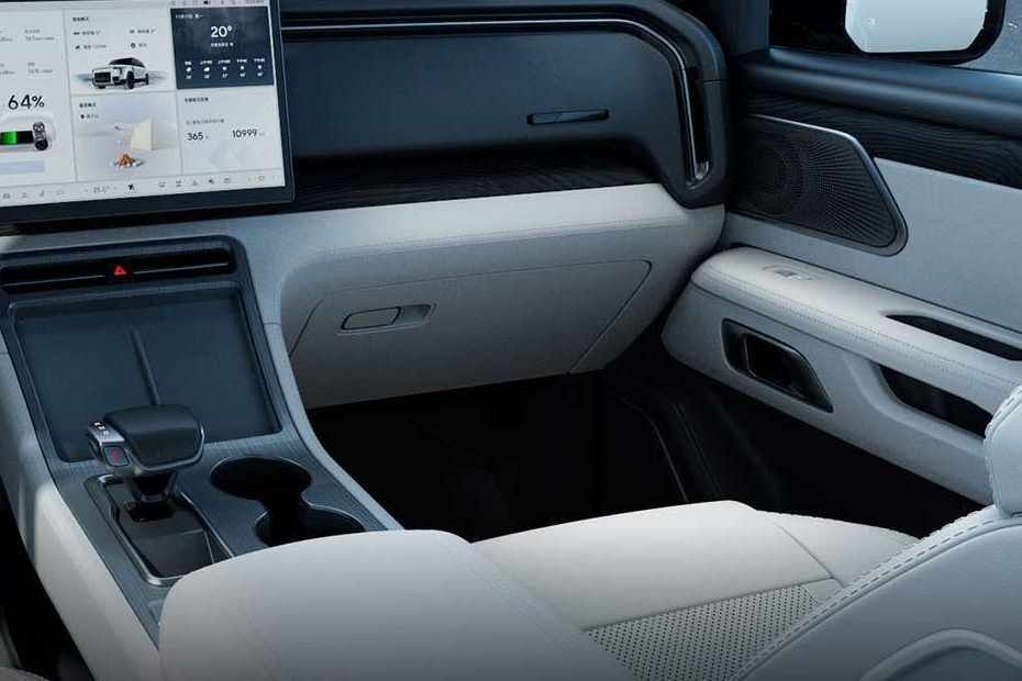 ROX 01 Glove Box in UAE