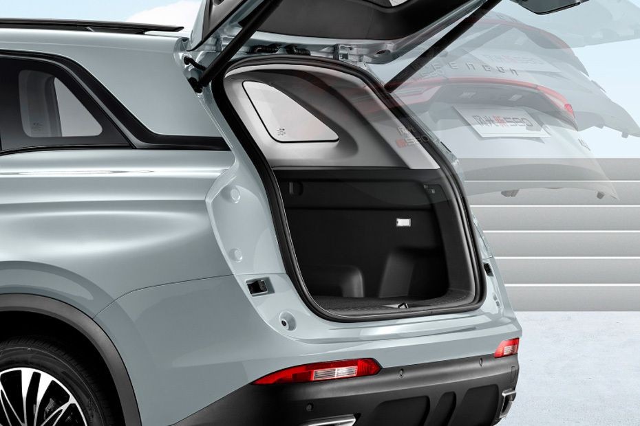 Fengon 600 Trunk Open in UAE