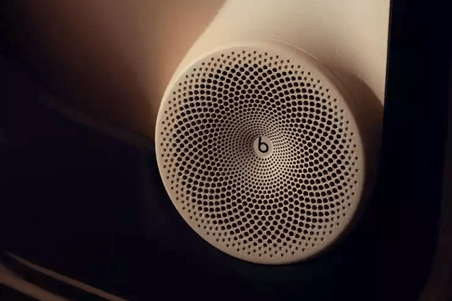 Speakers View of Smart 1 in UAE