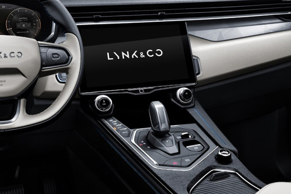 01 Center Console in UAE