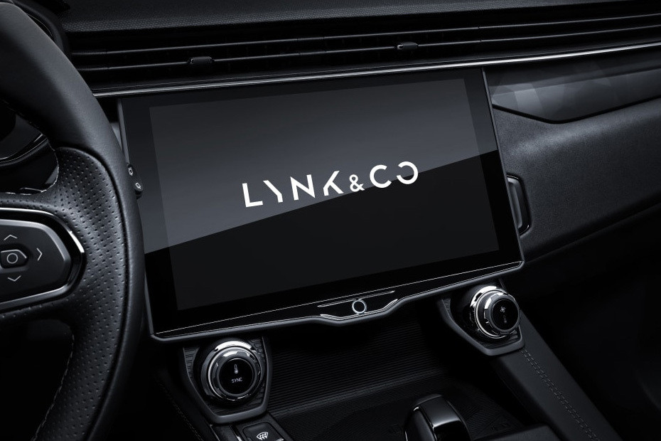 Stereo View of 01 in UAE