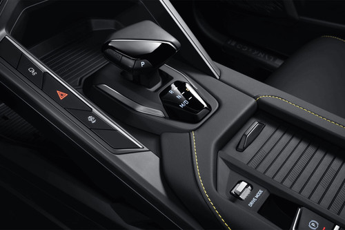 LYNK&CO 06 Gear Shifter