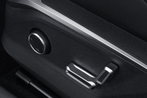 LYNK&CO 06 Seat Adjustment Controllers