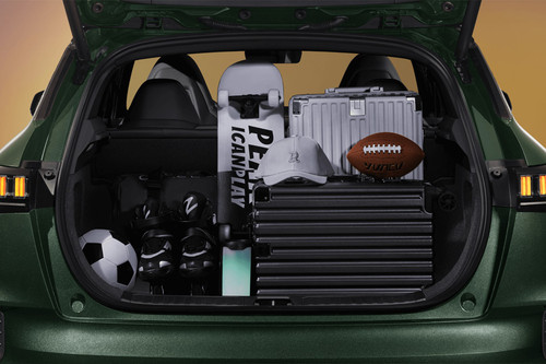 Storage Closer View of LYNK&CO 06