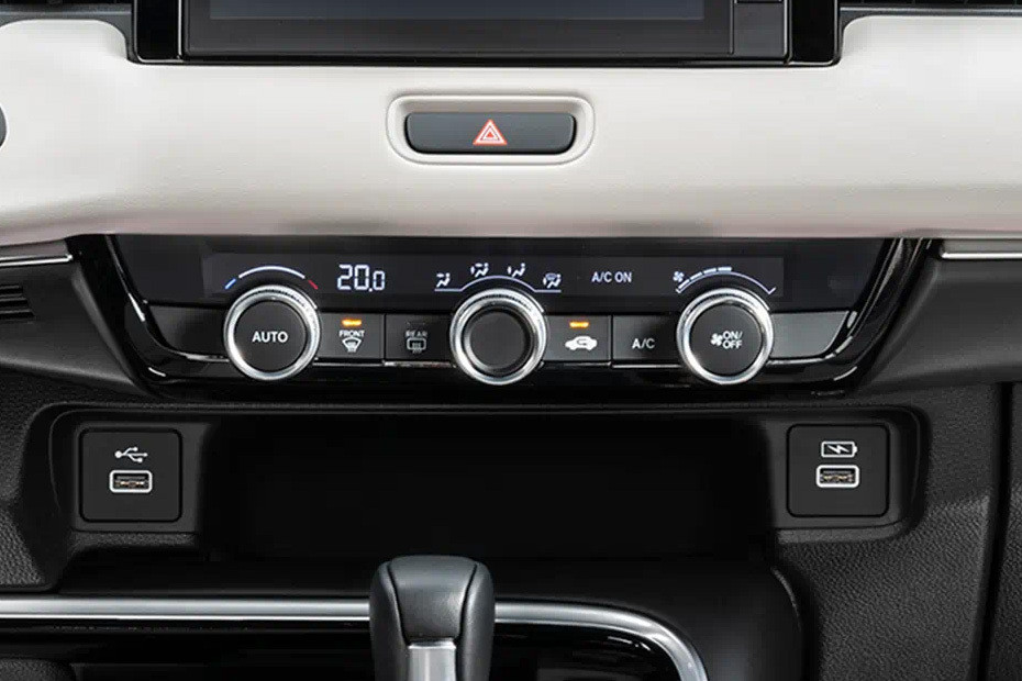 Front AC Controls of Honda HR-V in UAE