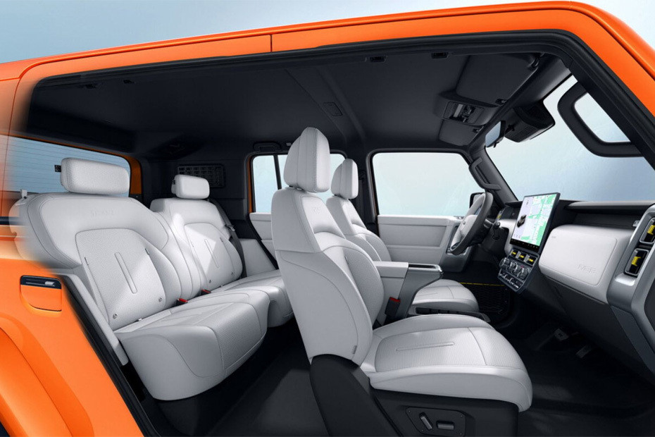 iCaur V23 Front And Rear Seats Together in UAE