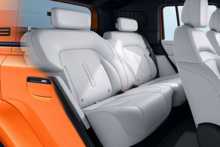 iCaur V23 Rear Seats in UAE