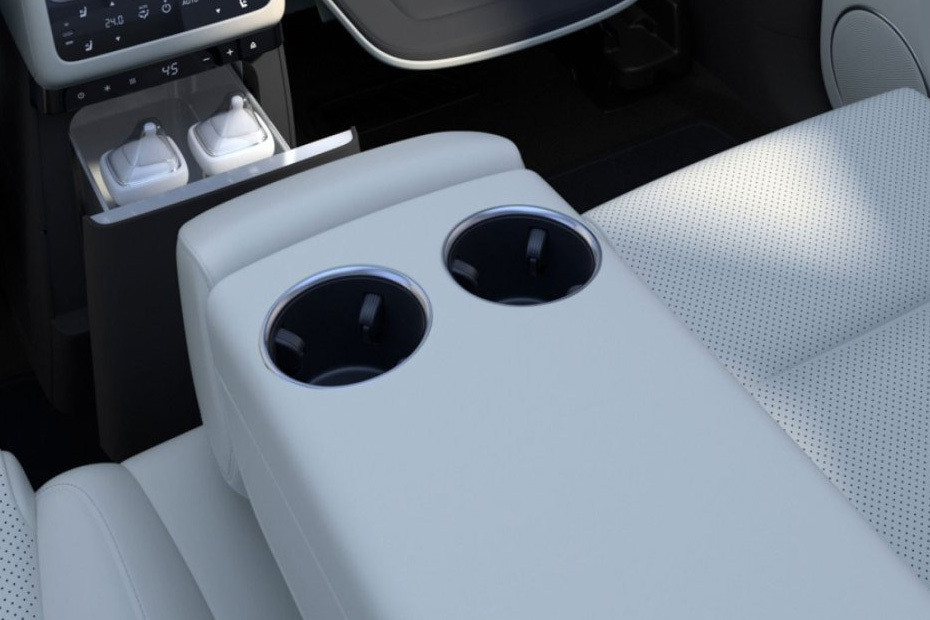 L7 Armrest Rear L7 Armrest Rear