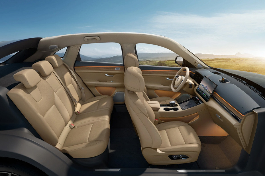 AITO 5 Front And Rear Seats Together AITO 5 Front And Rear Seats Together