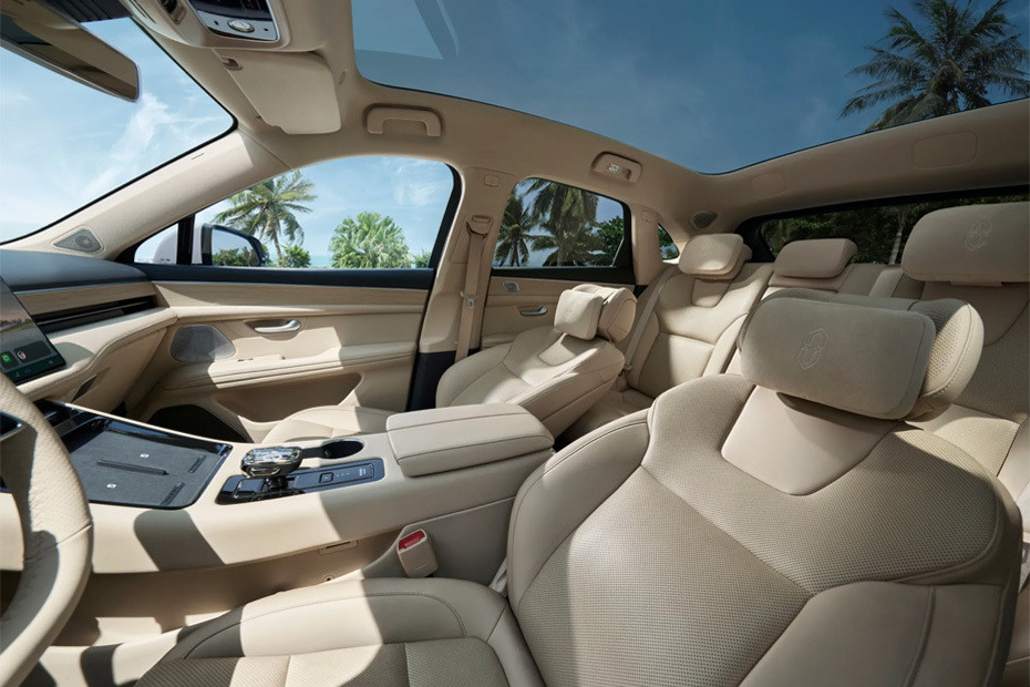 5 Front Seats in UAE