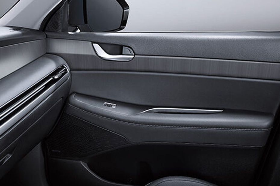 Hyundai Palisade (2022-2024) Passengers View in UAE