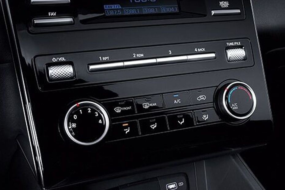 Front AC Controls of Hyundai Tucson (2022-2024) in UAE
