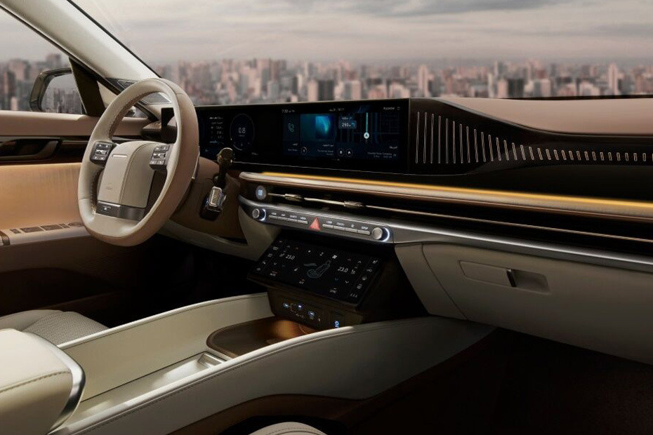 Azera Center Console in UAE