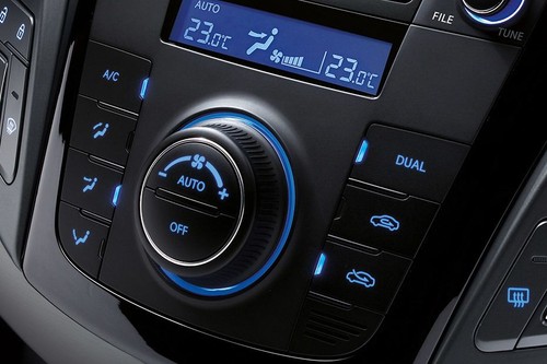 Side AC Controls of Hyundai i40