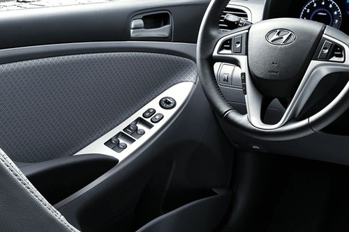 Hyundai Accent (2012-2021) Drivers Side In Side Door Controls