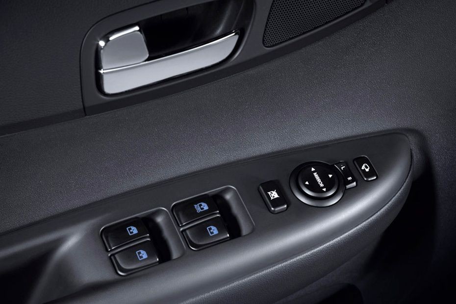 Hyundai i20 5DR Drivers Side In Side Door Controls in UAE