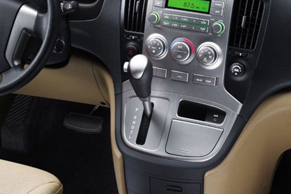 Hyundai H-1 Gear Shifter in UAE